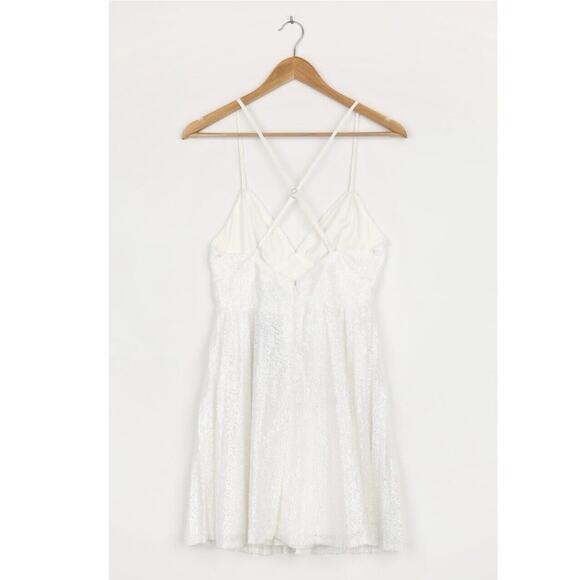 NWT Lulu’s Vision of Elegance White Sequin Pleated Mini Dress - Picture 5 of 10